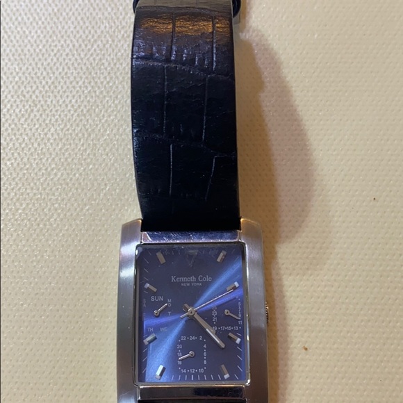 Kenneth Cole blue face, with black band - Picture 3 of 3